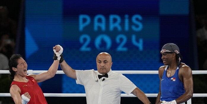 寒冰射手！萨格斯半场9中0仅得2分，邓罗7中1