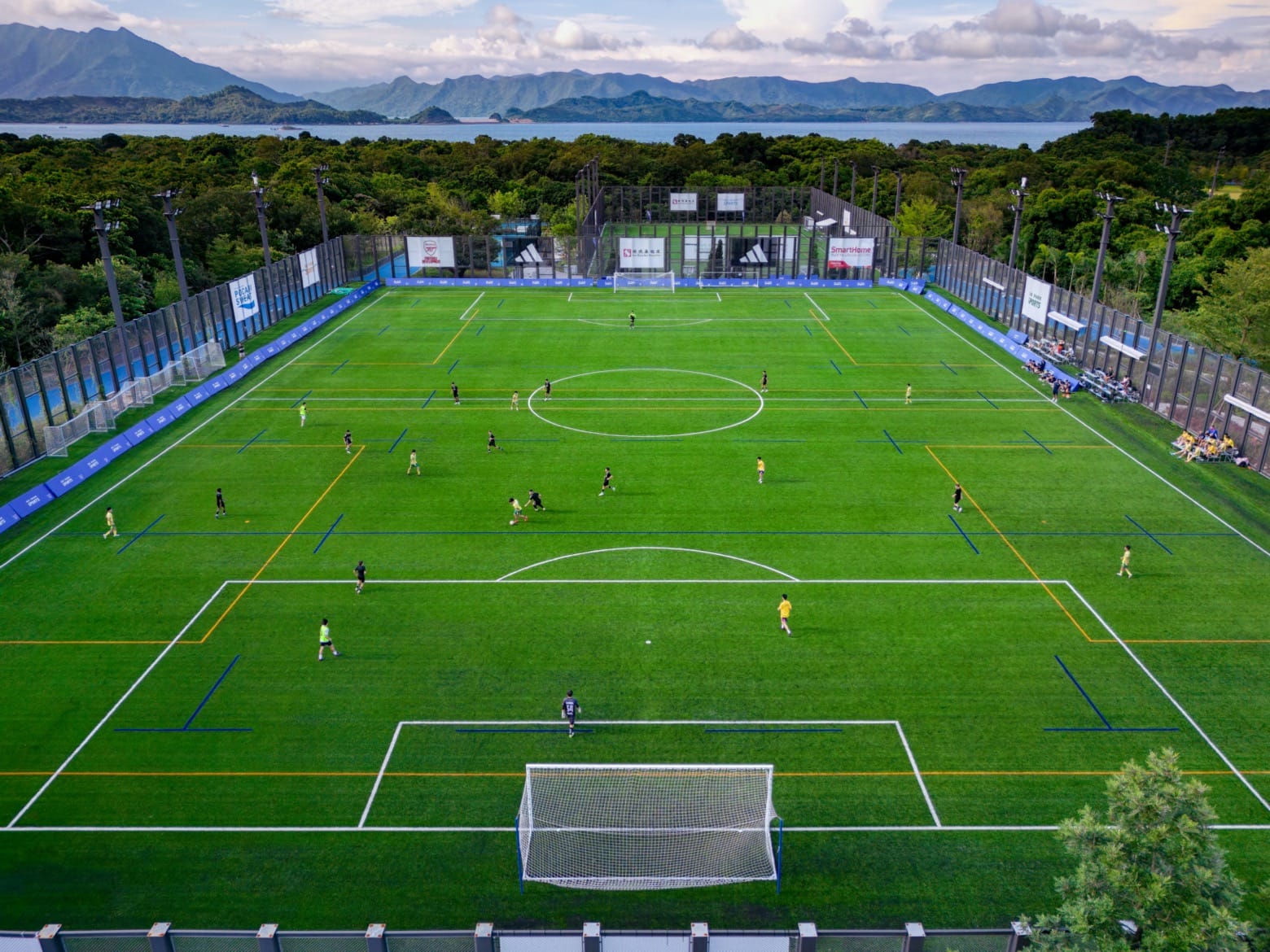 梅西美职联夺冠，C罗黯然神伤